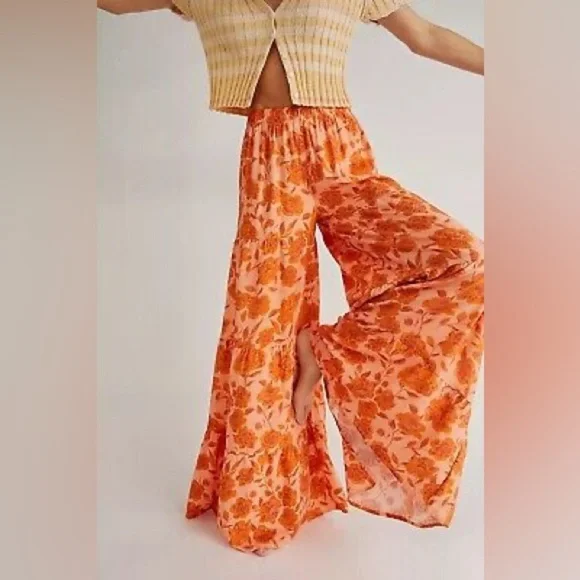 Jen’s Pirate Booty electro floral seadrift flare pants M/L NWT - Picture 3 of 7